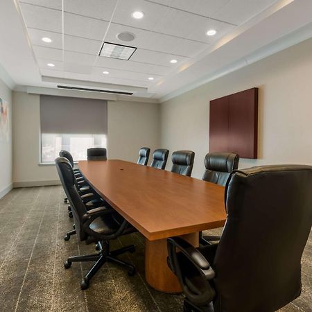 Hilton Garden Inn Rockford Bagian luar foto