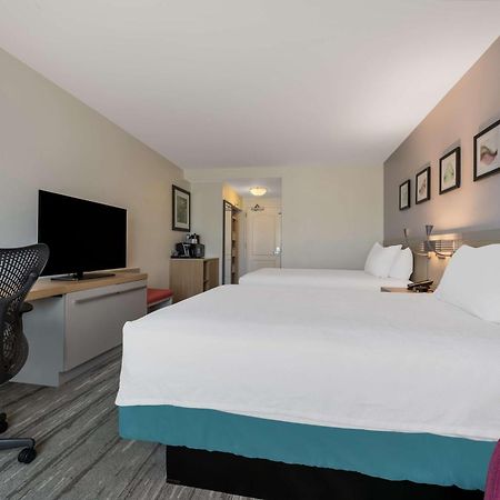 Hilton Garden Inn Rockford Bagian luar foto