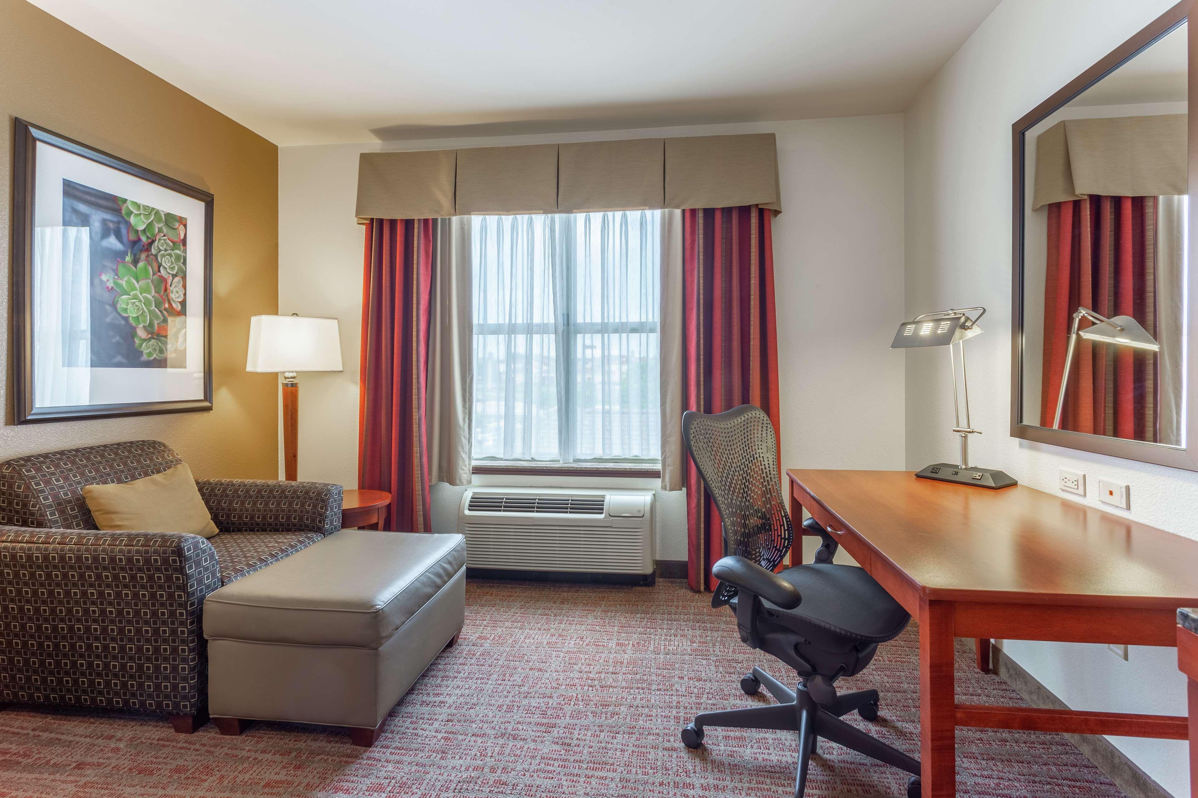 Hilton Garden Inn Rockford Bagian luar foto