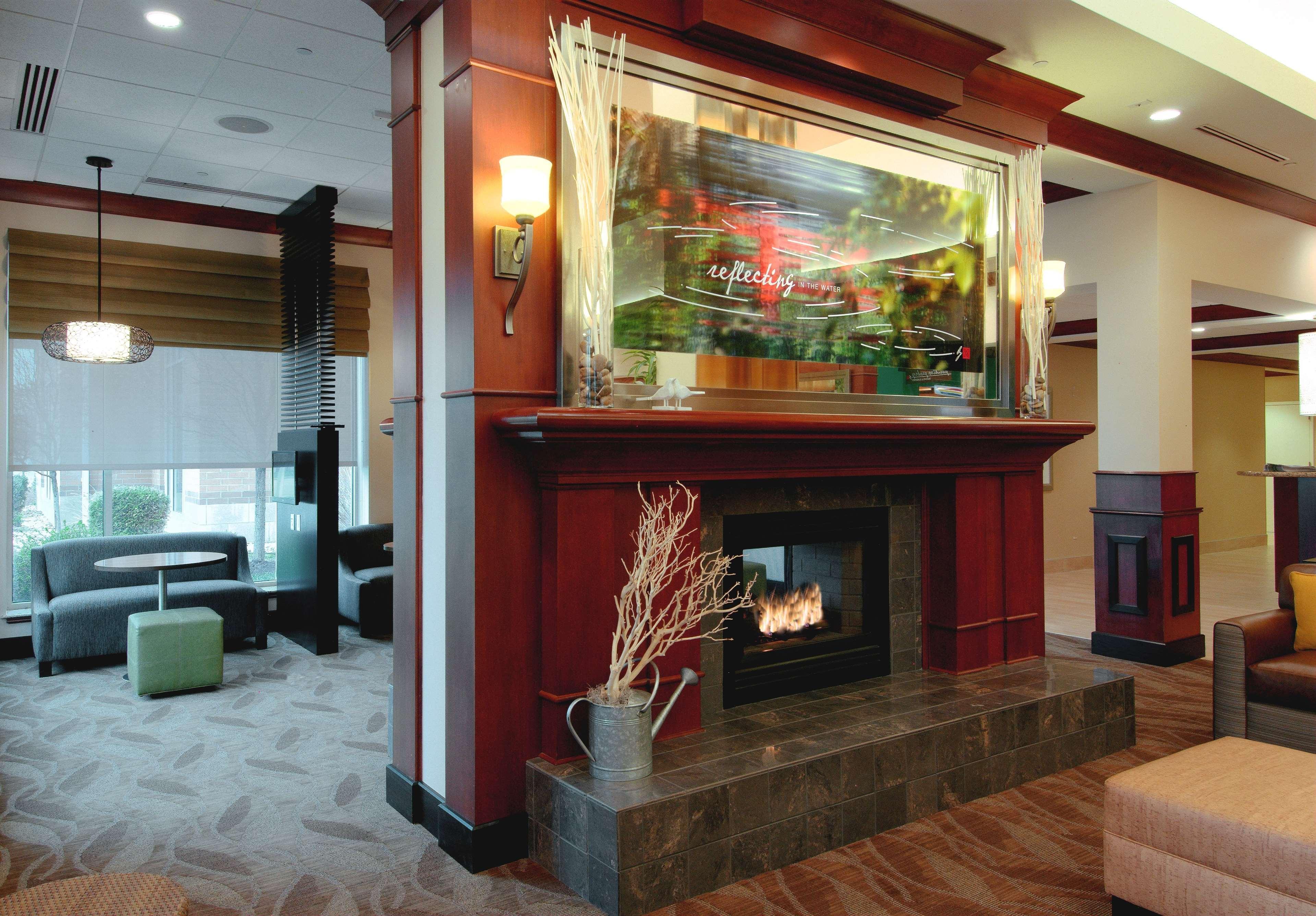 Hilton Garden Inn Rockford Bagian luar foto