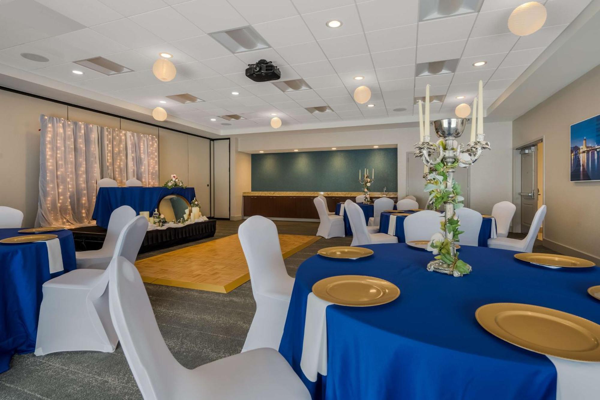 Hilton Garden Inn Rockford Bagian luar foto