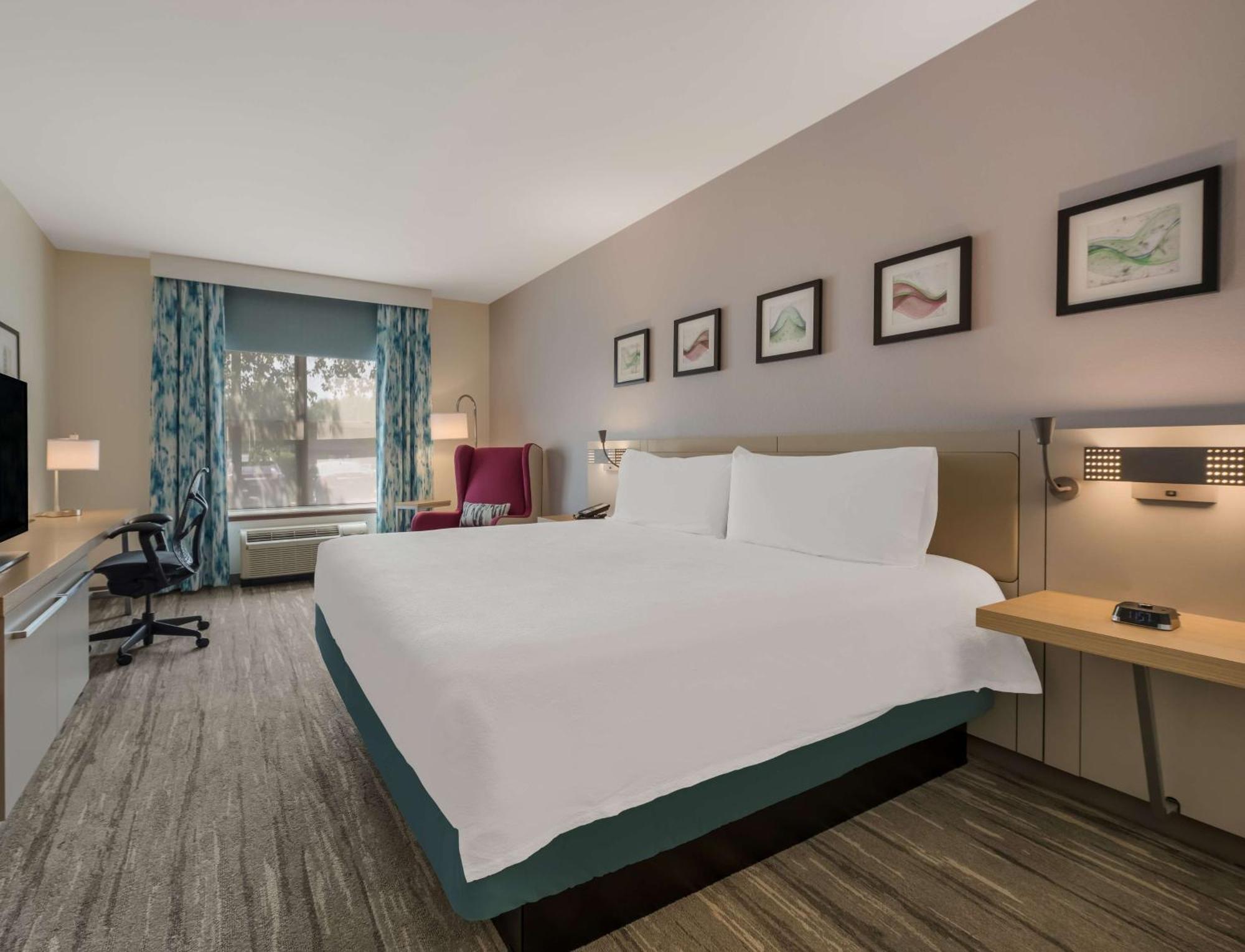 Hilton Garden Inn Rockford Bagian luar foto