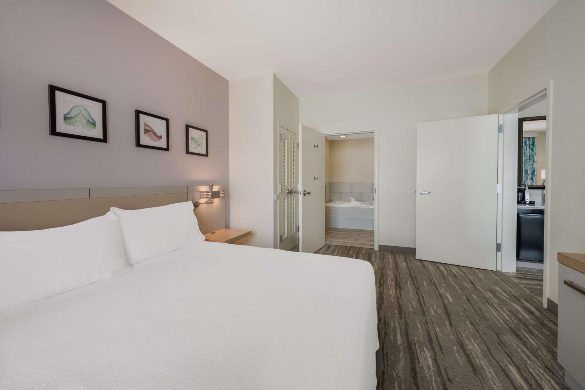 Hilton Garden Inn Rockford Bagian luar foto