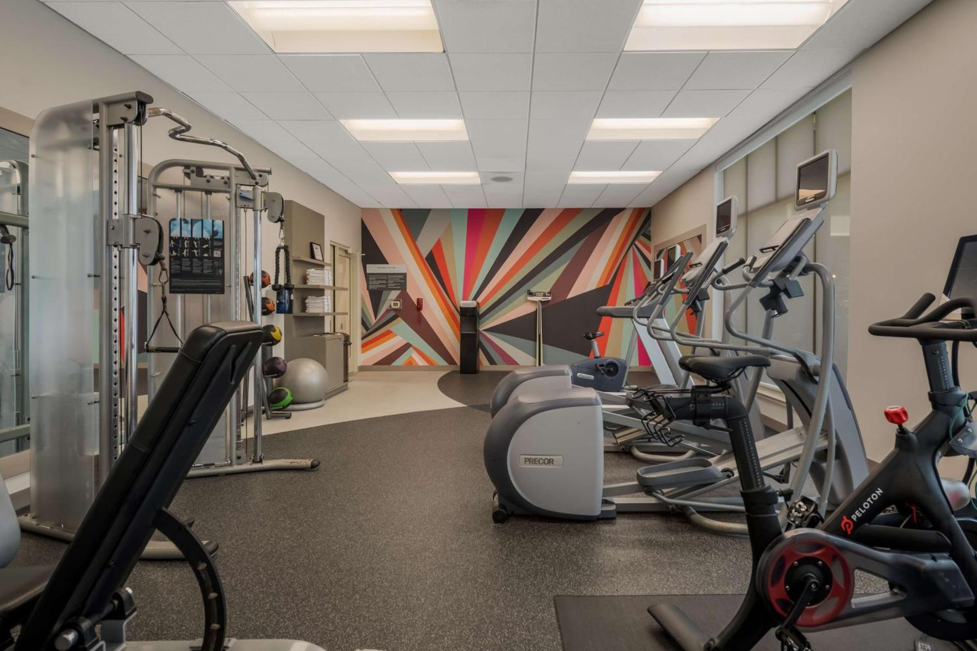 Hilton Garden Inn Rockford Bagian luar foto