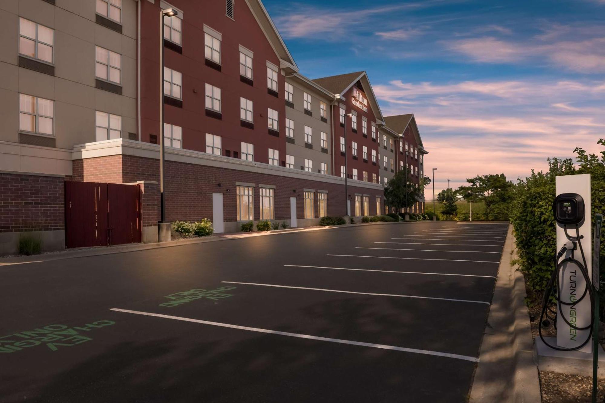 Hilton Garden Inn Rockford Bagian luar foto