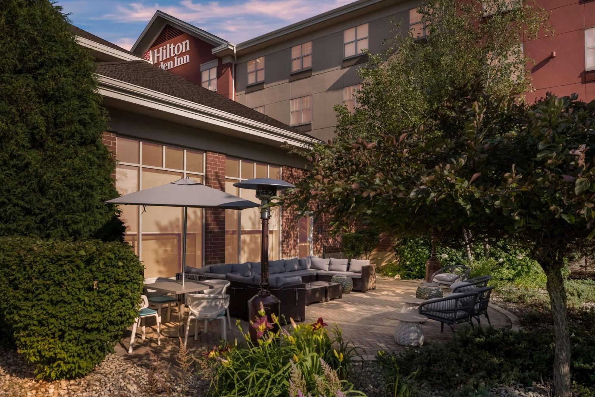 Hilton Garden Inn Rockford Bagian luar foto