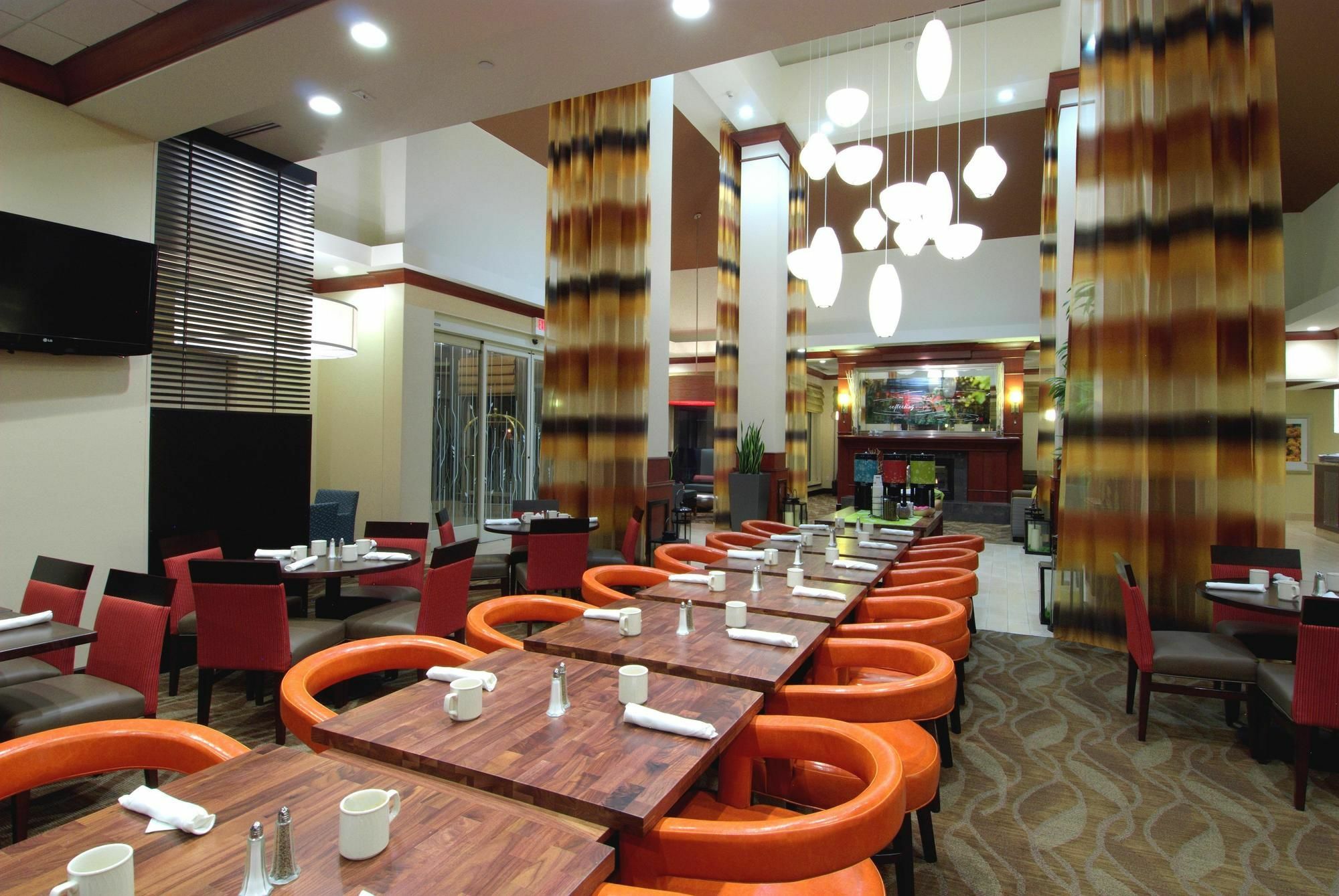 Hilton Garden Inn Rockford Bagian luar foto